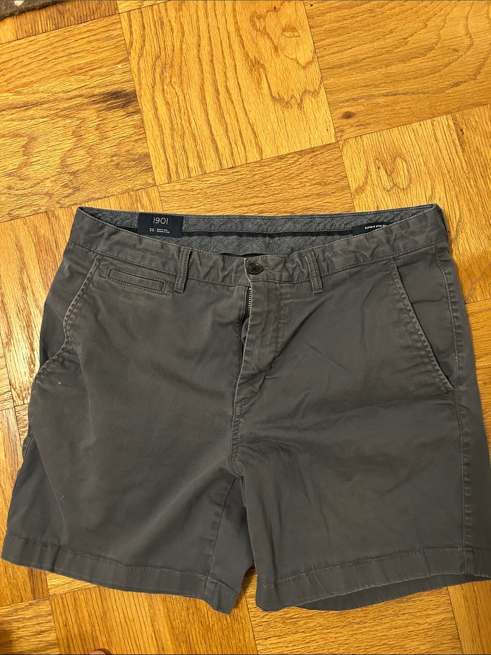 1901 Men's Casual Chino Shorts in Charcoal
